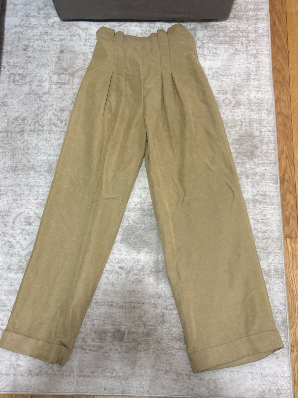 Urban Outfitters Pleated Wide-Leg Chinos in Khaki